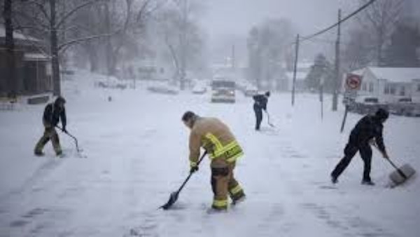 العاصفة الثلجية