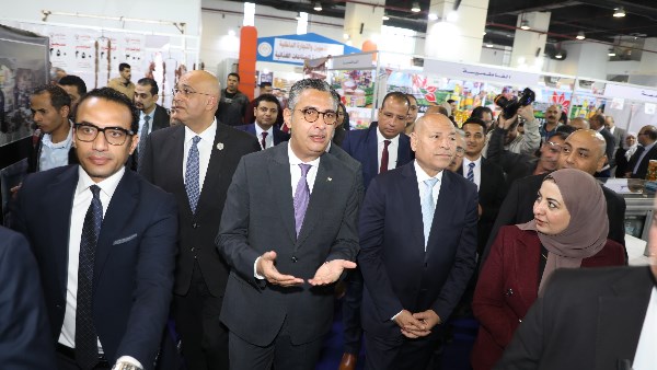 وزير التموين و محافظ القاهرة يفتتحان معرض أهلاً رمضان بمدينة نصر