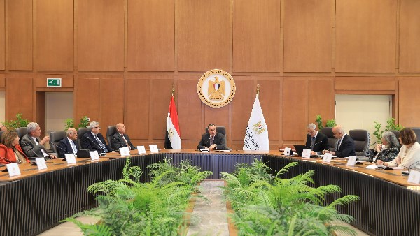 مجلس أمناء جامعة عين شمس الأهلية