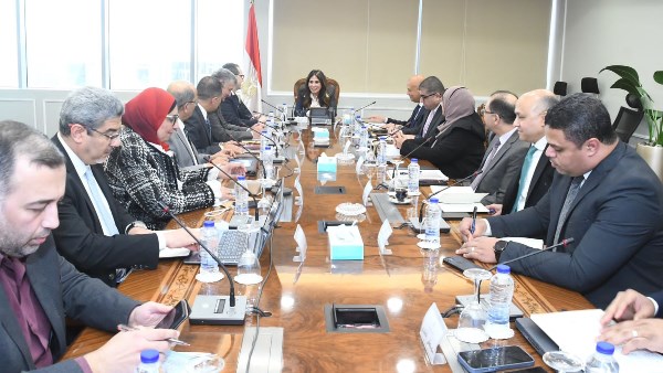 في أول اجتماع لها.. وزيرة الإسكان تتابع موقف تنفيذ المبادرة الرئاسية 