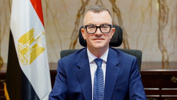  أحمد رستم وزير التخطيط والتنمية الاقتصادية 