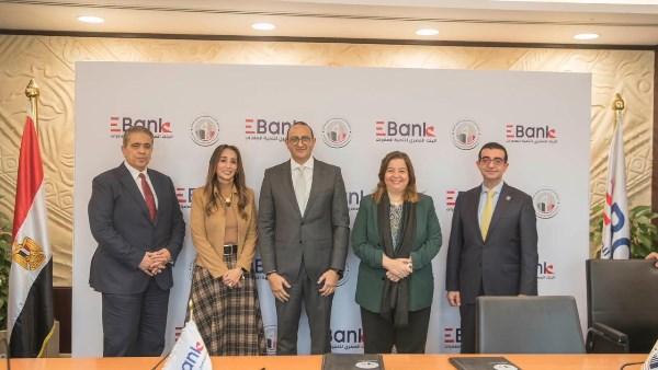 جانب من توقيع اتفاقية 