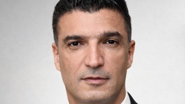 وزير الصناعه 