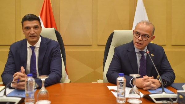 وزيرا التجارة والصناعه 