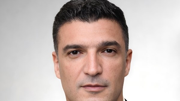 وزير الصناعه 