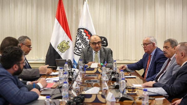 المهندس محمد شيمي وزير قطاع الأعمال العام 