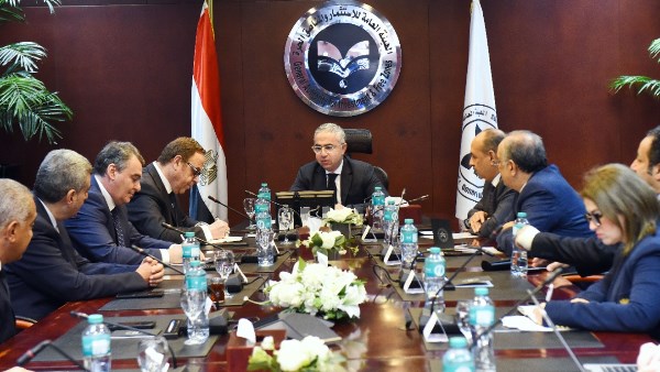 رئيس هيئة الاستثمار خلال اللقاء