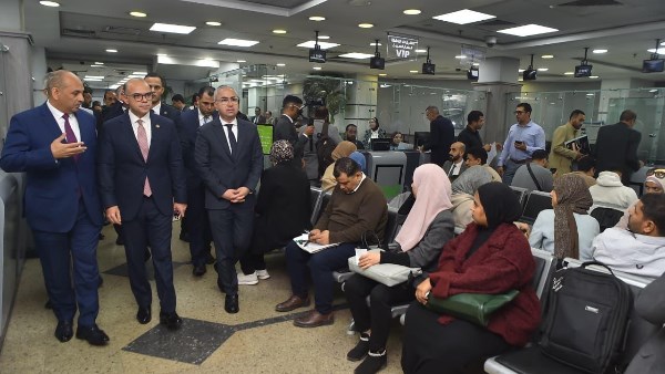 جولة داخل مركز خدمات المستثمرين بالهيئة العامة للاستثمار 