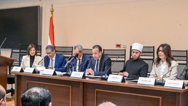 وزيرة الثقافة 