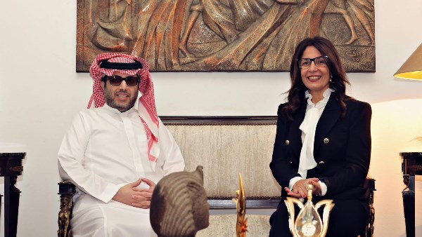 وزيرة الثقافة 