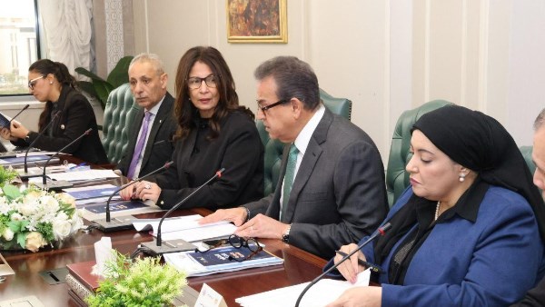 وزيرة الثقافة 