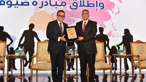 اليوم العالمي للأسرة.. محافظ الجيزة: تطوير خدمات صحة الأم والطفل أولوية بالمناطق كثيفة السكان اليوم العالمي للأسرة.. محافظ الجيزة: تطوير خدمات صحة الأم والطفل أولوية بالمناطق كثيفة السكان