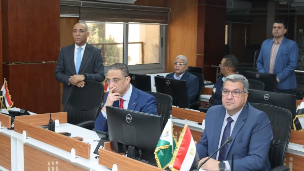 لمتابعة الجاهزية..محافظ الجيزة يتفقد مركز سيطرة الشبكة الوطنية للطوارئ والسلامة العامة لمتابعة الجاهزية..محافظ الجيزة يتفقد مركز سيطرة الشبكة الوطنية للطوارئ والسلامة العامة