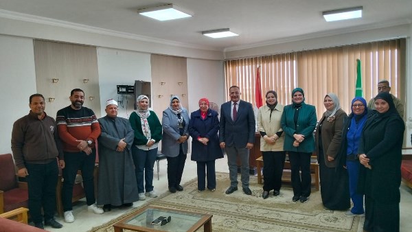 لجنة اختيار الأم المثالية