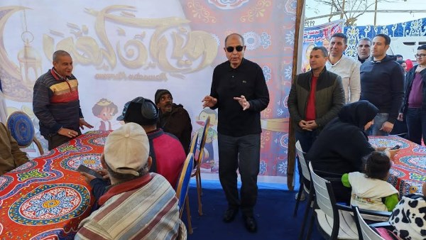 محافظ المنيا يتفقد مائدة الرحمن 