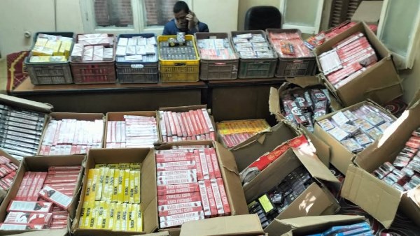 ضبط 121 ألف قطعة ألعاب نارية وسلع مجهولة المصدر خلال حملات مكبرة بالمنيا