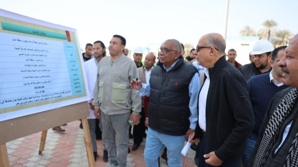 محافظ المنيا يتفقد محطة المياة 