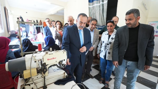 محافظ أسيوط يفتتح عيادة تنظيم الأسرة بمقر إحدى الجمعيات بأبنوب محافظ أسيوط يفتتح عيادة تنظيم الأسرة بمقر إحدى الجمعيات بأبنوب