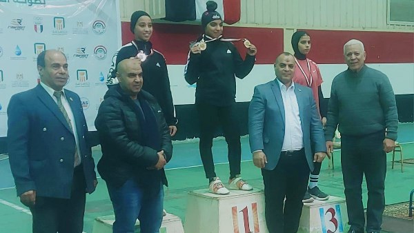 محافظ أسيوط يشيد بتتويج لاعبات المشروع القومي للمواهب بـ4 ميداليات ذهبية في بطولة الجمهورية لرفع الأثقال للسيدات