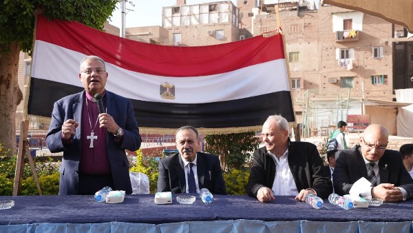 محافظ أسيوط يلتقي أعضاء نادي الشبان المسيحية من كبار السن وذوي الهمم
