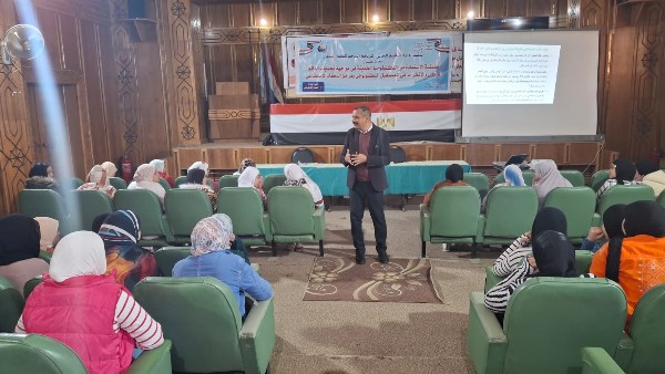 "كيفية الاستفادة من التكنولوجيا الحديثة لمواجهة تحديات العالم الرقمي والذكاء الاصطناعي" ندوة توعوية بأسيوط