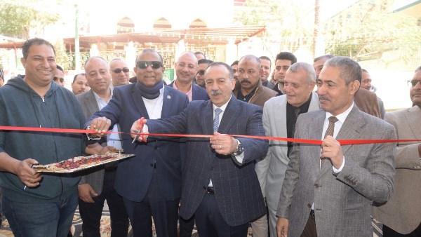 محافظ أسيوط يفتتح معرض أهلاً رمضان بالمنفذ الدائم للغرفة التجارية