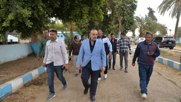  محافظ أسيوط يتفقد مزرعة أبنوب الحمام لضمان توفير اللحوم البلدية للمواطنين بأسعار مخفضة