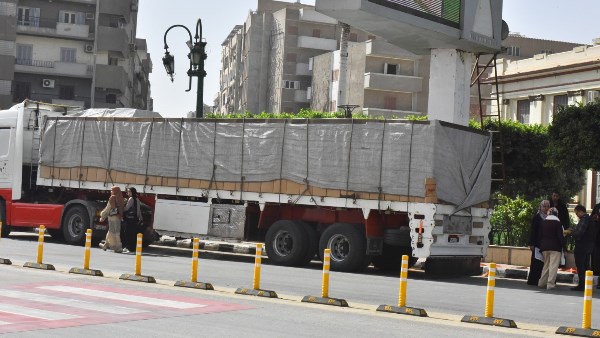 محافظ أسيوط: استمرار دعم الأسر الأولى بالرعاية… واستلام 950 كرتونة مواد غذائية تمهيدًا لتوزيعها قبل رمضان