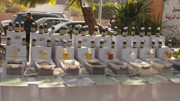 نائب رئيس جامعة أسيوط يفتتح معرض «أهلاً رمضان» لدعم مُنتسبيها استعدادًا للشهر الكريم|صور نائب رئيس جامعة أسيوط يفتتح معرض «أهلاً رمضان» لدعم مُنتسبيها استعدادًا للشهر الكريم|صور