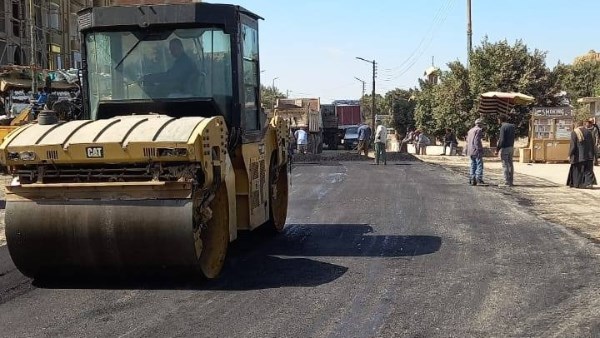 رصف شارع بورسعيد بديروط بتكلفة 17 مليون جنيه ضمن خطة رفع كفاءة وتطوير الطرق بأسيوط