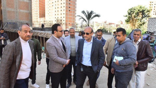 محافظ أسيوط يقود جولة ميدانية موسعة بأبوتيج لإزالة مخالفات بناء ورصد شدة خشبية مخالفة ومتابعة منظومة النظافة العامة