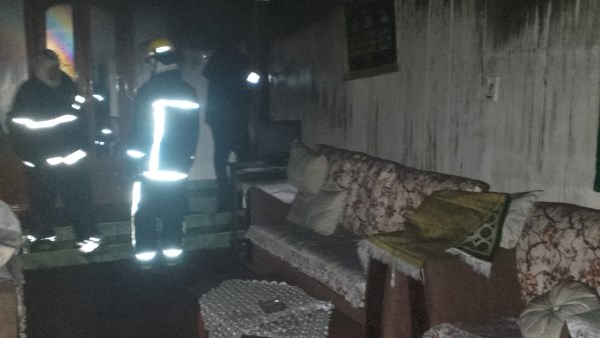 السيطرة على حريق بشقة سكنية 