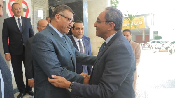 محافظى قنا الحالى والسابق