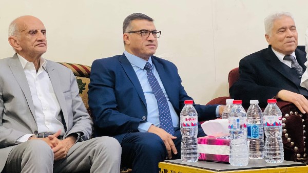 محافظ قنا يؤدي واجب العزاء 