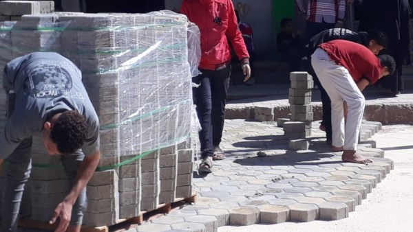 استمرار أعمال تطوير البنية التحتية ورفع كفاءة الإنارة وحملات مكثفة لسيولة المرور بمركز أرمنت