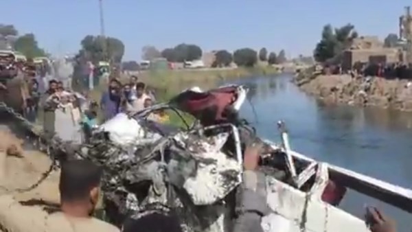 7 مصابين و4 مفقودين في حادث انقلاب ميكروباص بترعة أصفون بالأقصر 