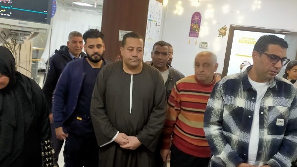 نائب محافظ الأقصر يزور مصابي حادث انقلاب ميكروباص بأرمنت