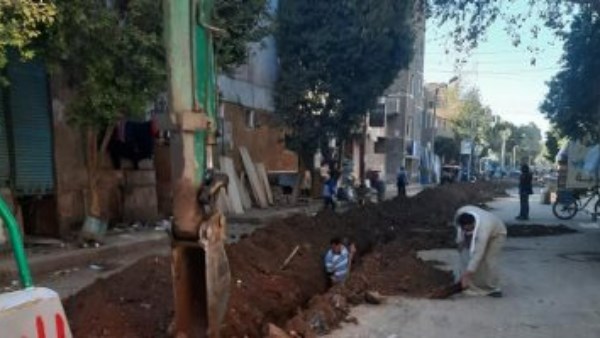 استمرار التقديم بالمرحلة الثانية من توصيل الغاز الطبيعي بالخارجة