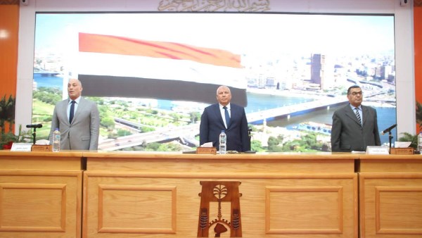 محافظ الوادي الجديد يترأس اجتماع المجلس التنفيذي محافظ الوادي الجديد يترأس اجتماع المجلس التنفيذي