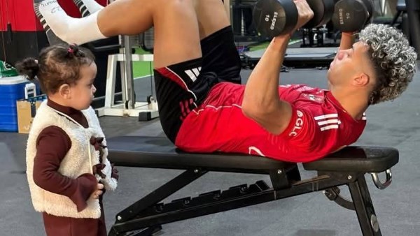 إلتزاما بالتعليمات.. إمام عاشور يخوض تدريبات منفردة بالأهلي بعد توقيع العقوبة إلتزاما بالتعليمات.. إمام عاشور يخوض تدريبات منفردة بالأهلي بعد توقيع العقوبة