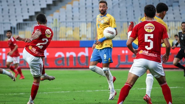 لقاء الأهلي والإسماعيلي 