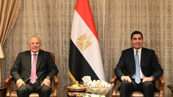 وزير الشباب والرياضة ورئيس الاتحاد المصري 