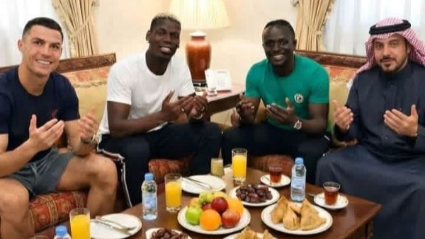 ساديو ماني يساعد كريستيانو رونالدو على تجربة الصيام 