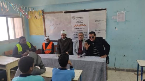 «قوة الإرادة وصناعة القرار».. ندوة توعوية بمدرسة علي بن أبي طالب الإعدادية بمطروح «قوة الإرادة وصناعة القرار».. ندوة توعوية بمدرسة علي بن أبي طالب الإعدادية بمطروح