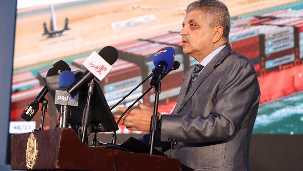 الفريق اسامة ربيع 