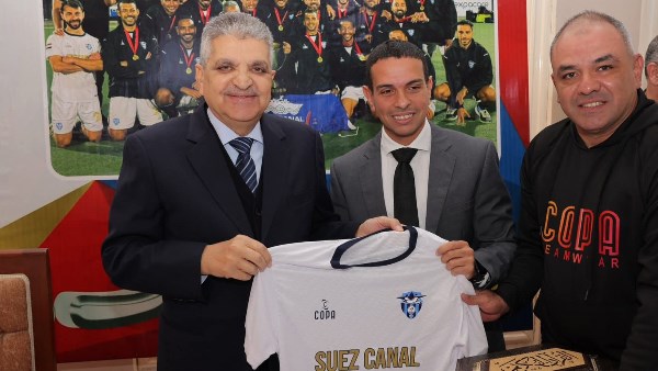 رئيس هيئة قناة السويس يكرم البطلة الأولمبية سارة سمير بعد حصولها على المركز الأول في بطولة التضامن الاسلامي