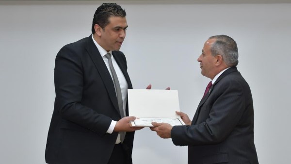 محافظ بورسعيد يُكرم أبطال فريق الهوكي بنادي بورفؤاد الرياضي لحصولهم على كأس إفريقيا