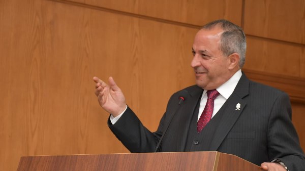 محافظ بورسعيد يطلق مبادرة للتبرع بالدم 