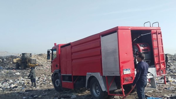 زهور بورسعيد يساعد الحماية المدنية في السيطرة على حريق  بجوار سوق الجملة