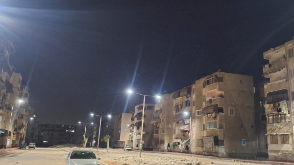 بدء أعمال إنارة منطقة "عمرو بن العاص"  بزهور بورسعيد ضمن خطة التطوير الشامل بالمنطقة
